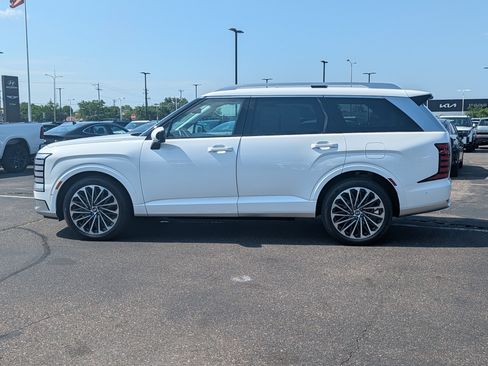 Used 2026 Hyundai Palisade Calligraphy AWD/4WD image 2