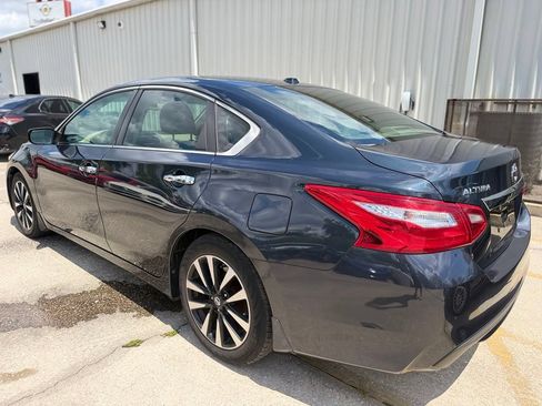 Used 2017 Nissan Altima 2.5 SV FWD image 3
