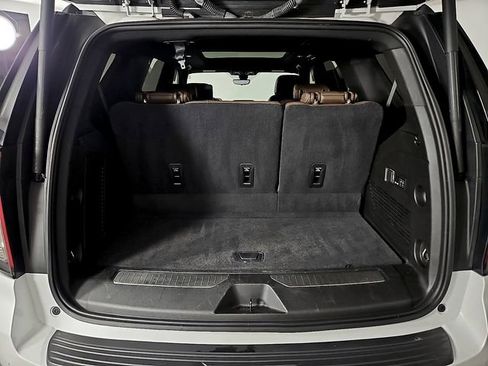 Used 2021 Chevrolet Tahoe High Country w/ Premium Package AWD/4WD image 32