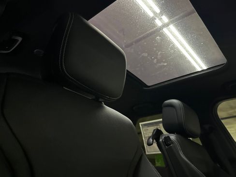 New 2026 Land Rover Discovery Limited Edition image 24