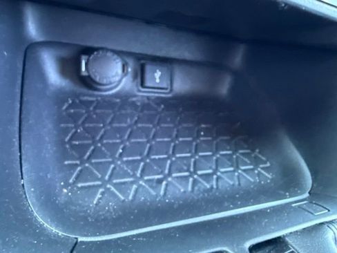 Used 2022 Toyota RAV4 LE AWD/4WD image 18