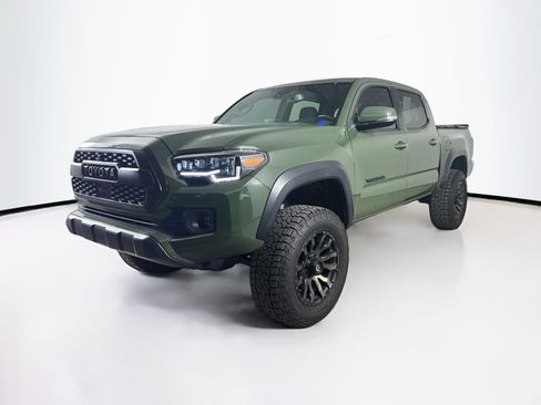 Used 2021 Toyota Tacoma TRD Off-Road AWD/4WD image 4