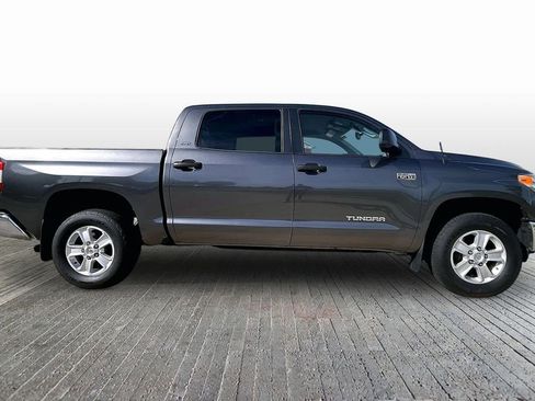 Used 2016 Toyota Tundra SR5 w/ SR5 Upgrade Package AWD/4WD image 8