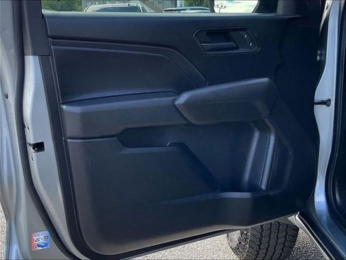 Used 2024 Chevrolet Colorado Trail Boss AWD/4WD image 9