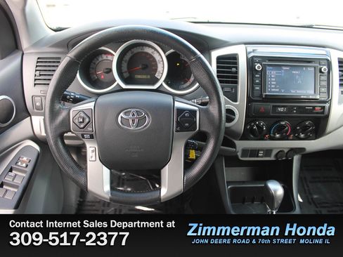 Used 2014 Toyota Tacoma 4x4 Double Cab w/ SR5 Package image 9