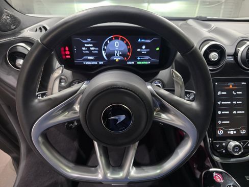 Used 2023 McLaren GT RWD image 10