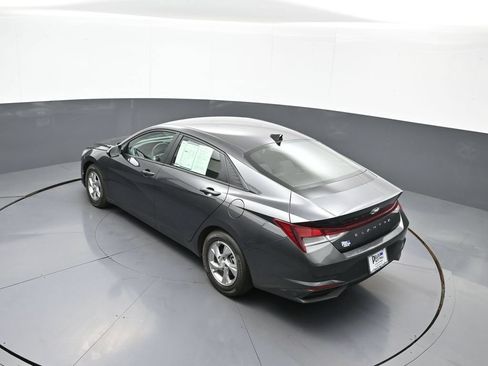 Certified 2021 Hyundai Elantra SE FWD image 39