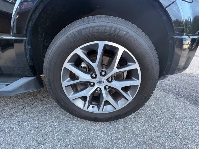 Used 2017 Ford Expedition XLT w/ Equipment Group 202A RWD image 12