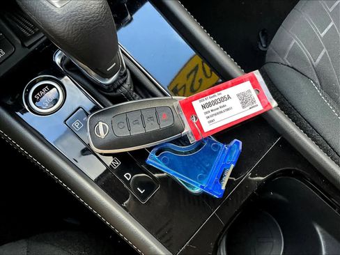 Used 2024 Nissan Kicks SV image 31