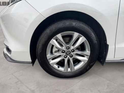 Used 2025 Toyota Sienna Limited AWD/4WD image 14