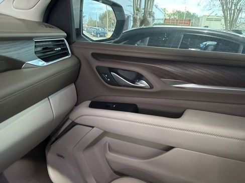 Used 2024 GMC Yukon XL Denali w/ Denali Reserve Package image 5