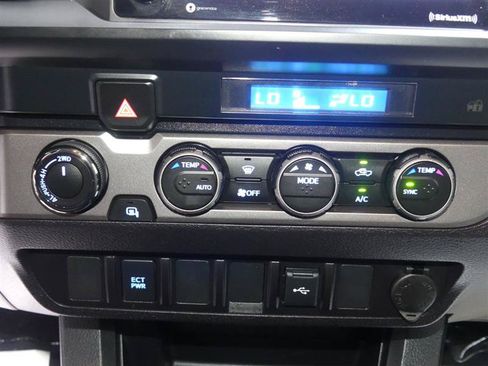 Used 2021 Toyota Tacoma SR AWD/4WD image 36