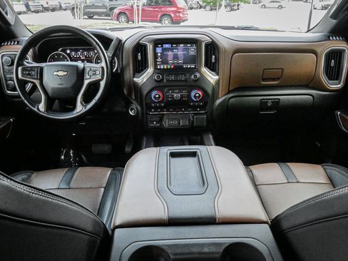 Used 2022 Chevrolet Silverado 2500 High Country w/ Safety Package II AWD/4WD image 28