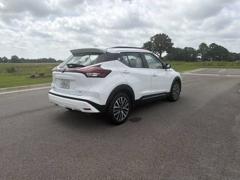Used 2024 Nissan Kicks SR FWD image 5