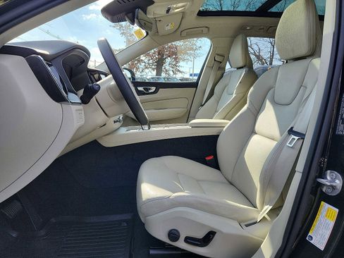 Used 2025 Volvo XC60 T8 Plus w/ Protection Package Premier image 13