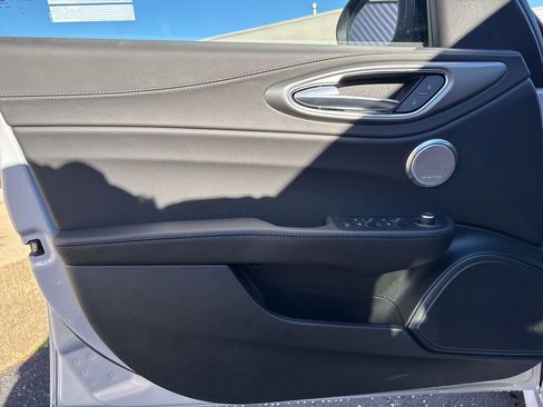 New 2025 Alfa Romeo Giulia Veloce image 13