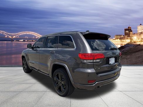 Used 2015 Jeep Grand Cherokee Altitude AWD/4WD image 3