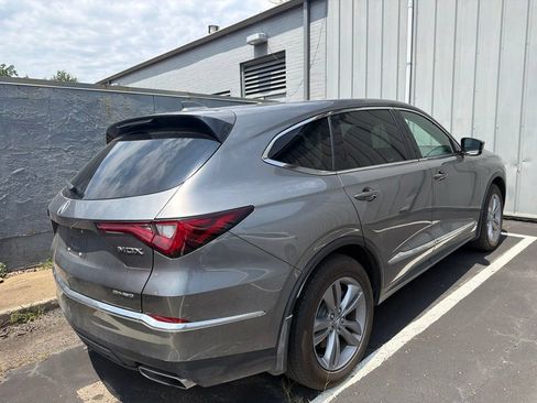Used 2023 Acura MDX SH-AWD image 3