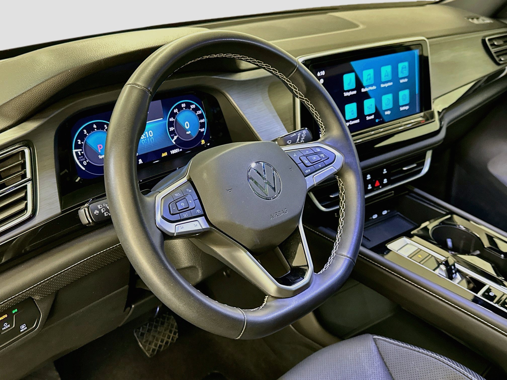 Used 2025 Volkswagen Atlas Cross Sport SE AWD/4WD image 18
