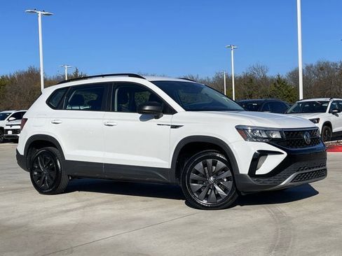 Used 2022 Volkswagen Taos S image 6