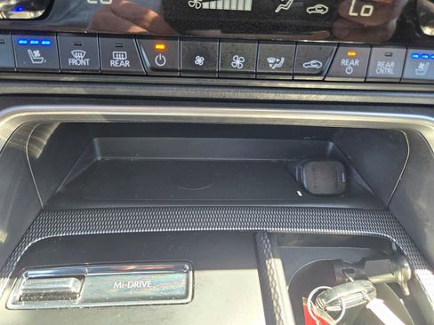 Certified 2024 MAZDA CX-90 Plug-In Hybrid w/ Premium Plus AWD/4WD image 16