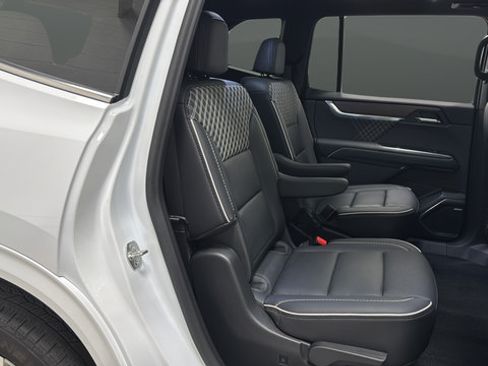 Used 2024 GMC Acadia Denali AWD/4WD image 24