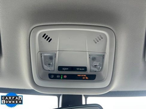 Used 2021 Chevrolet Traverse LS image 30