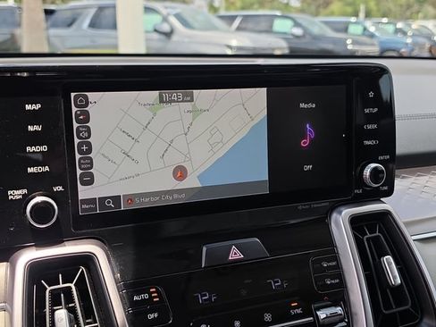 Used 2022 Kia Sorento S FWD image 24