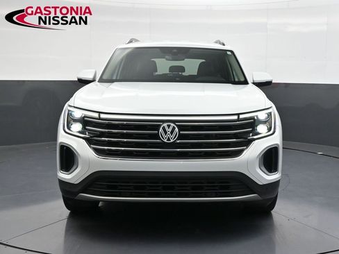 Used 2024 Volkswagen Atlas SE image 11