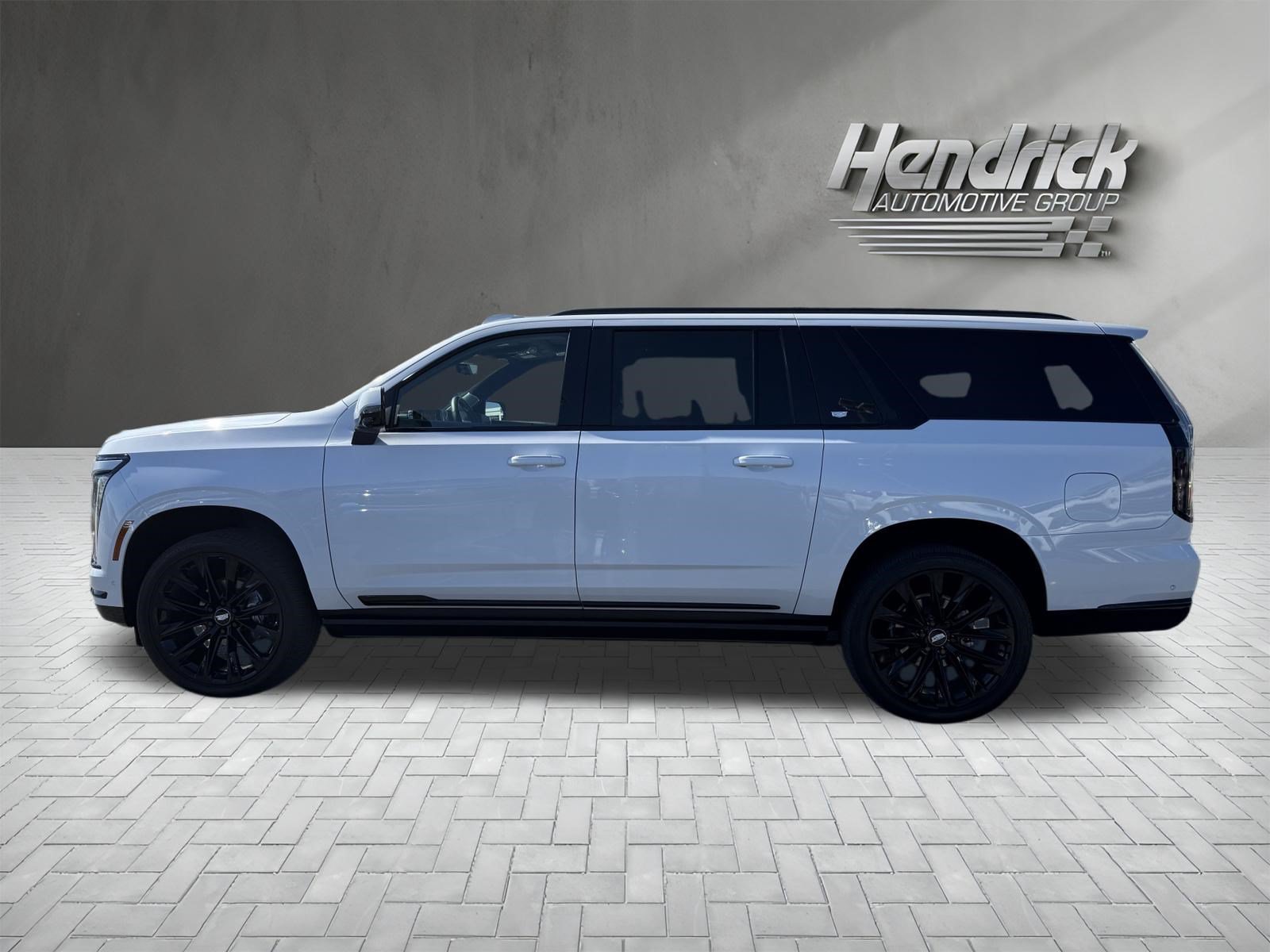 Used 2026 Cadillac Escalade ESV Platinum Sport w/ LPO, ONYX Package AWD/4WD image 7