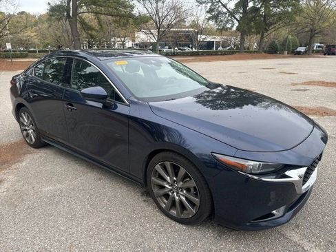 Used 2020 MAZDA MAZDA3 Premium image 7