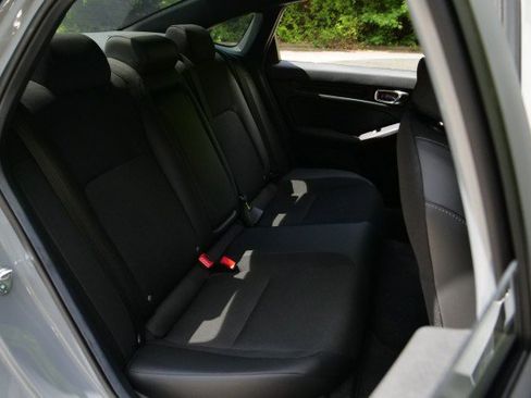 Used 2025 Honda Civic Sport image 28