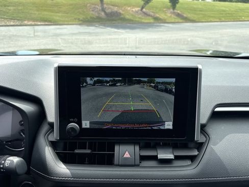 Used 2025 Toyota RAV4 XLE FWD image 14