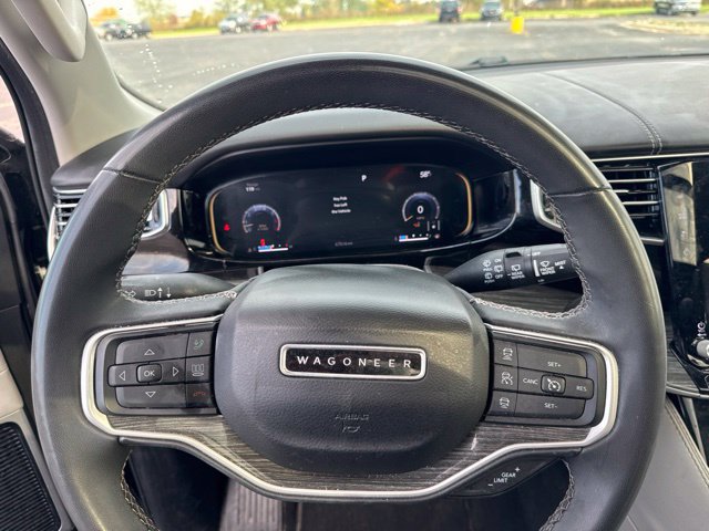 Used 2022 Jeep Wagoneer Series III w/ Premium Group I AWD/4WD image 10
