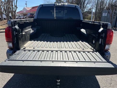Used 2019 Toyota Tacoma TRD Off-Road image 23
