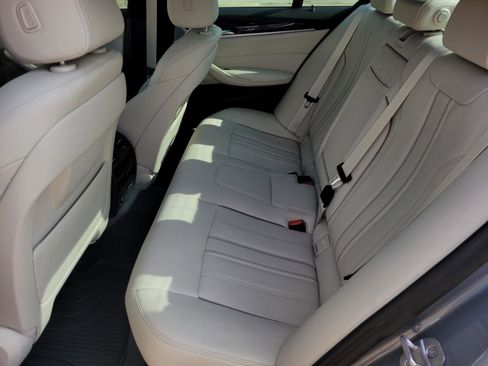 Certified 2023 BMW 530i w/ Convenience Package image 30