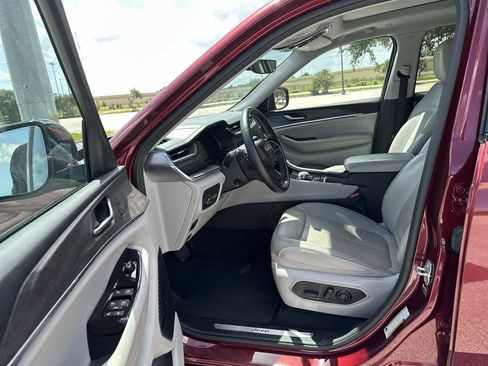 Certified 2022 Jeep Grand Cherokee L Overland RWD image 10