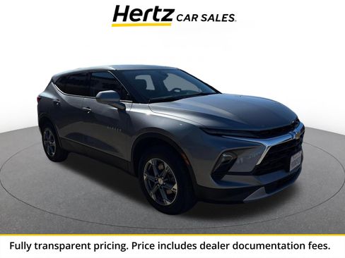 Used 2025 Chevrolet Blazer LT FWD image 1