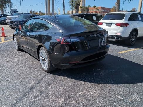 Used 2023 Tesla Model 3 Standard Range image 4