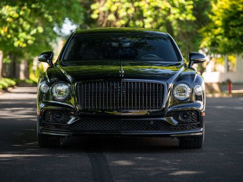 Used 2021 Bentley Flying Spur V8 AWD/4WD image 3