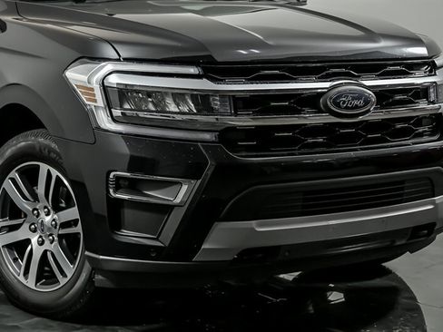 Used 2022 Ford Expedition Limited AWD/4WD image 2