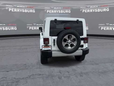 Used 2016 Jeep Wrangler Unlimited Sahara w/ Connectivity Group AWD/4WD image 7