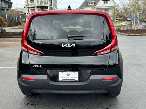 Used 2022 Kia Soul LX w/ Technology Package image 9