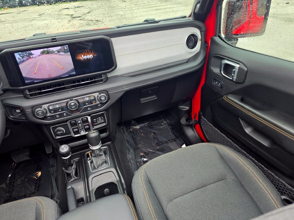 Used 2026 Jeep Wrangler Unlimited Sahara AWD/4WD image 36