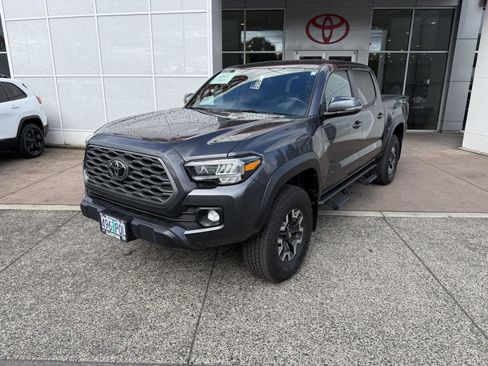 Used 2023 Toyota Tacoma TRD Off-Road w/ Black Out Package (TMS) AWD/4WD image 2