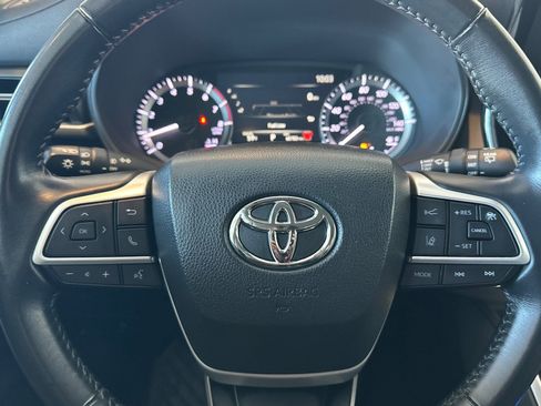 Certified 2024 Toyota Highlander LE image 24