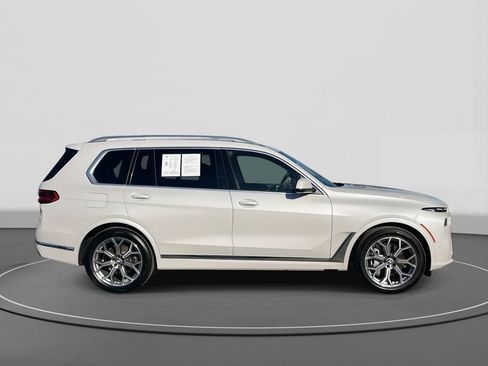 Used 2023 BMW X7 xDrive40i w/ Premium Package AWD/4WD image 3