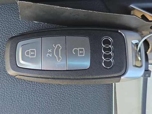 Used 2023 Audi Q4 e-tron Premium Plus w/ Premium Plus image 36