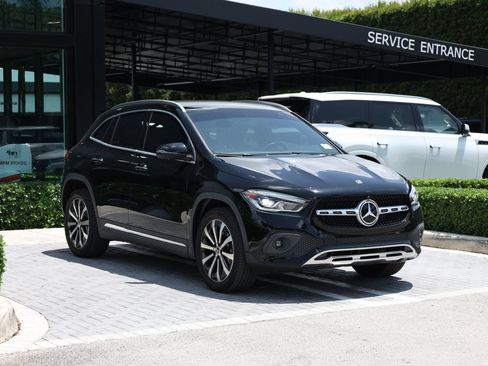 Used 2023 Mercedes-Benz GLA 250 4MATIC w/ Premium Package image 2