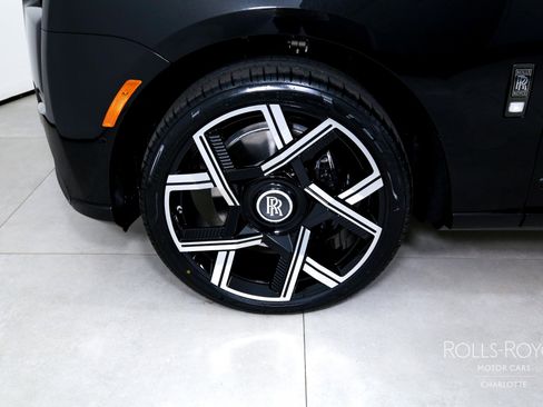New 2026 Rolls-Royce Cullinan Black Badge image 43
